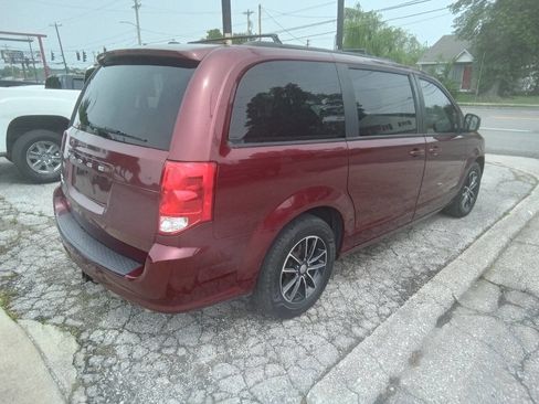 Used 2019 Dodge Grand Caravan SE FWD image 7
