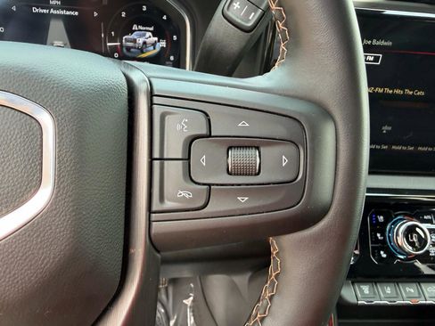 Used 2025 GMC Sierra 2500 AT4 AWD/4WD image 32