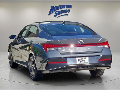 Used 2025 Hyundai Elantra SEL FWD image 5