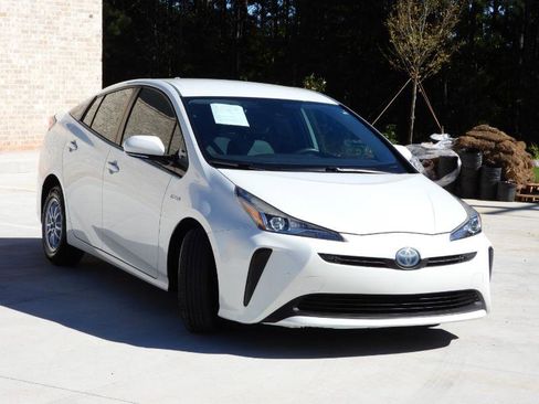 Used 2019 Toyota Prius L Eco image 3