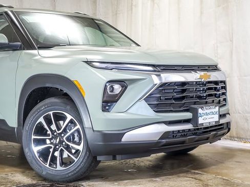 New 2026 Chevrolet TrailBlazer LT FWD image 3