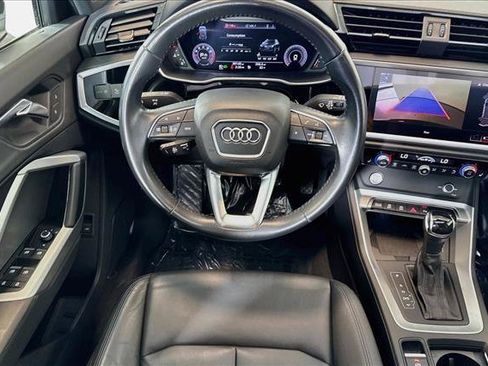 Used 2020 Audi Q3 2.0T Premium Plus w/ Premium Plus Package AWD/4WD image 21