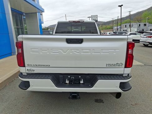 Used 2022 Chevrolet Silverado 3500 High Country w/ Safety Package II AWD/4WD image 5