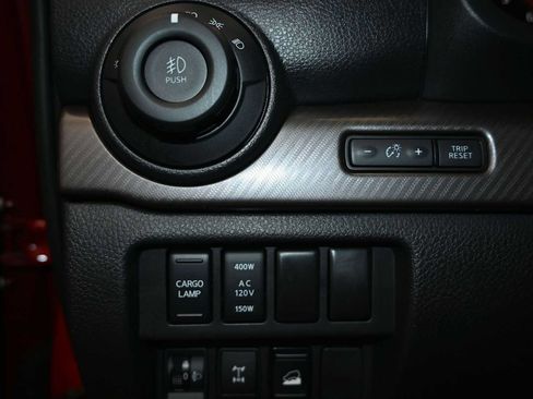 Used 2024 Nissan Titan PRO-4X w/ Pro-4x Convenience Package AWD/4WD image 18