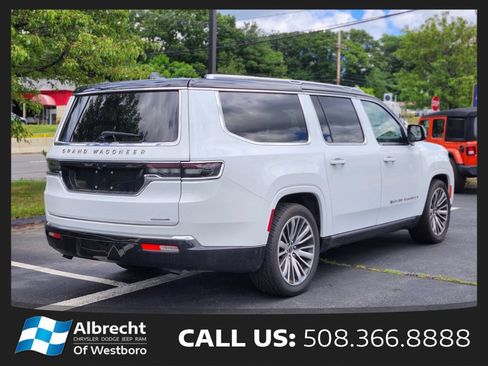 Used 2024 Jeep Grand Wagoneer L Series III AWD/4WD image 5