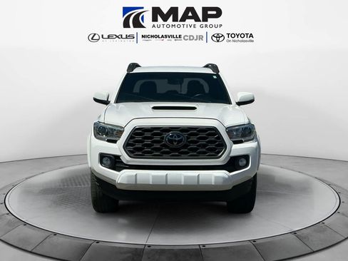 Used 2023 Toyota Tacoma TRD Sport AWD/4WD image 8