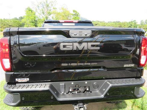 Used 2022 GMC Sierra 1500 Elevation w/ Preferred Package AWD/4WD image 17