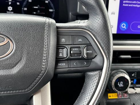 Used 2025 Toyota 4Runner Limited RWD image 20