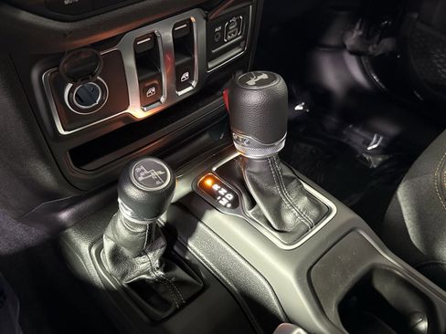 Used 2024 Jeep Wrangler Sport S image 28