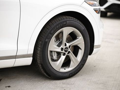 New 2026 Genesis GV70 2.5T Advanced image 5