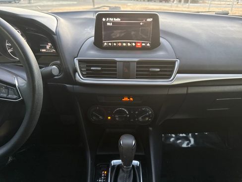 Used 2018 MAZDA MAZDA3 Sport image 17