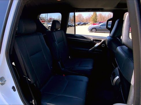 Used 2023 Lexus GX 460 Premium w/ Accessory Package AWD/4WD image 20