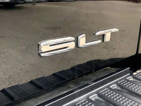 Used 2025 GMC Sierra 1500 SLT image 10