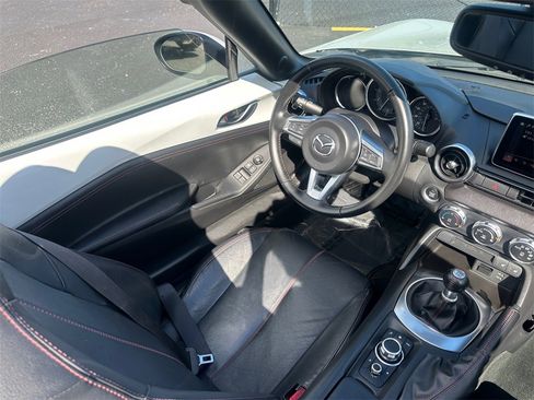 Used 2016 MAZDA MX-5 Miata Grand Touring image 25