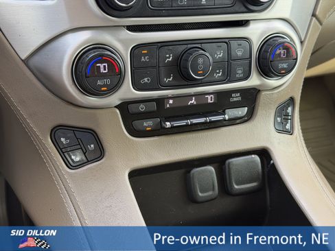 Used 2017 GMC Yukon SLT w/ Premium Edition AWD/4WD image 12