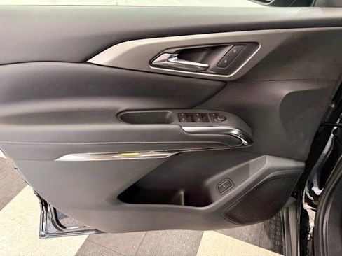 New 2026 Chevrolet Traverse LT image 14