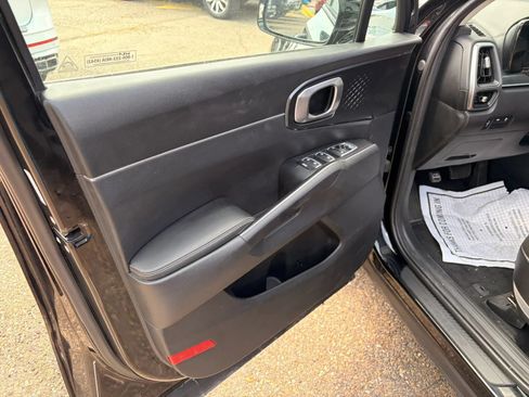 Used 2023 Kia Sorento LX FWD image 15