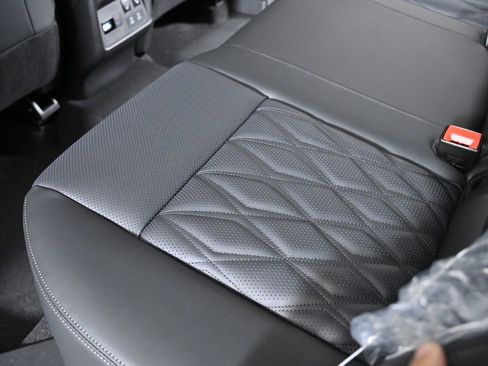 New 2026 Nissan Rogue Platinum image 28