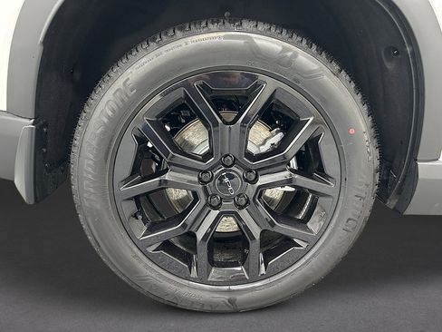 New 2025 Honda Pilot Touring image 9