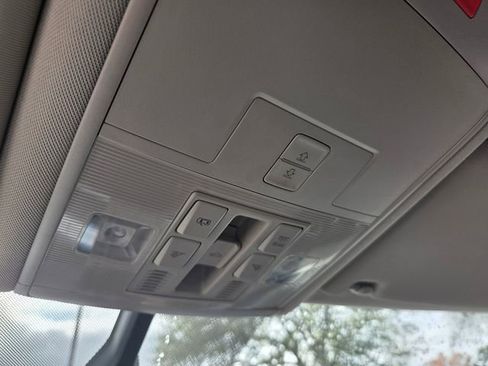 Used 2022 Volkswagen Atlas SE image 36