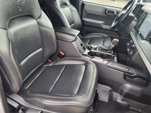 Used 2023 Ford Bronco Badlands image 21