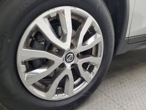 Used 2019 Nissan Rogue SV image 31