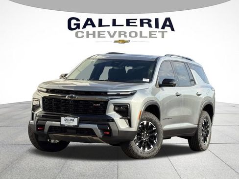 New 2026 Chevrolet Traverse Z71 w/ Driver Confidence Package AWD/4WD image 2