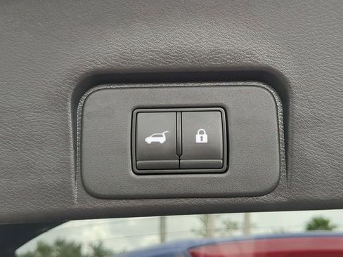 Used 2023 Nissan Rogue SL w/ SL Premium Package image 15