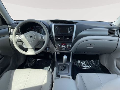 Used 2013 Subaru Forester 2.5X Limited AWD/4WD image 6