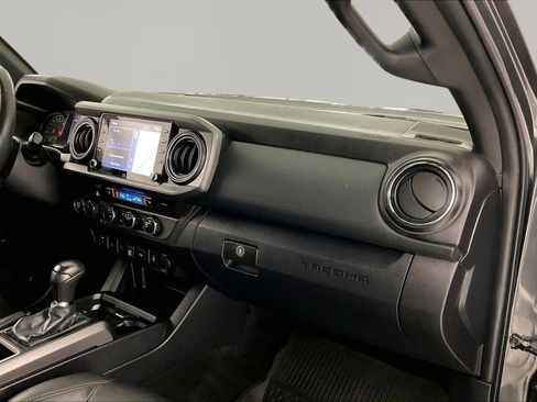 Used 2022 Toyota Tacoma TRD Off-Road w/ TRD Premium Off Road Package AWD/4WD image 22