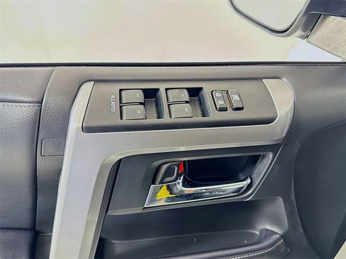 Used 2022 Toyota 4Runner SR5 Premium image 16