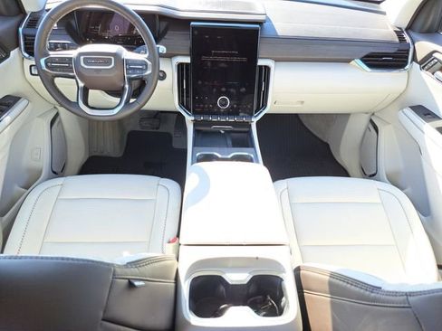 Used 2024 GMC Acadia Denali image 8