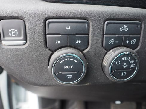 Used 2024 Chevrolet Silverado 2500 LT image 15