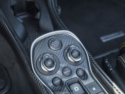 Used 2018 McLaren 570S Spider image 26