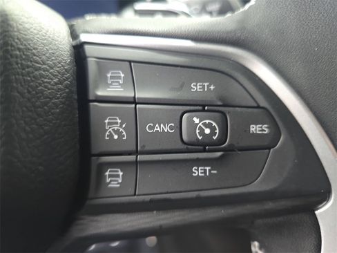 New 2025 Jeep Grand Cherokee L Altitude image 20