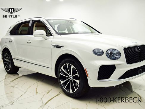 Used 2024 Bentley Bentayga AWD/4WD image 16