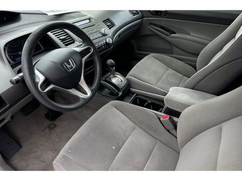 Used 2010 Honda Civic DX-VP image 10