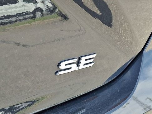 Used 2025 Toyota Camry SE FWD image 27