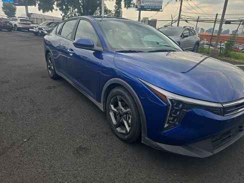 Used 2025 Kia K4 FWD image 3