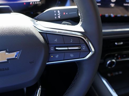 New 2025 Chevrolet Suburban Premier image 19