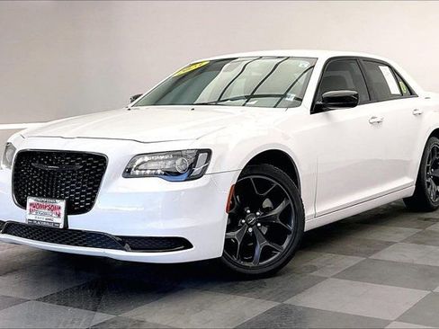 Used 2023 Chrysler 300 Touring w/ Sport Appearance Package RWD image 12