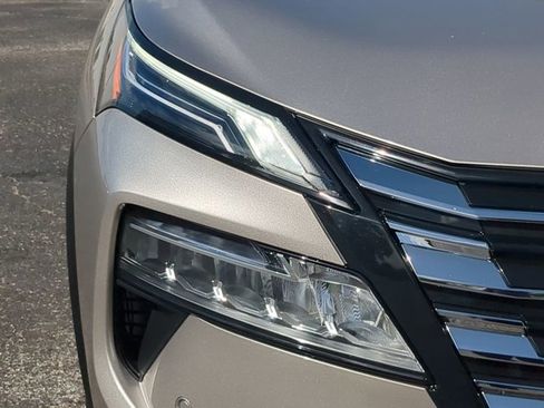 Certified 2024 Nissan Rogue Platinum image 10