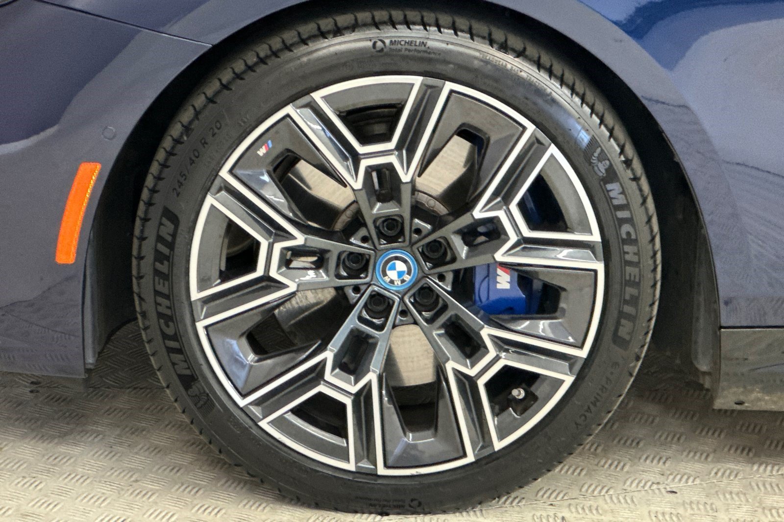 Used 2024 BMW i5 eDrive40i w/ Executive Package RWD image 12