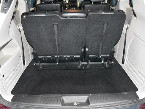 Used 2020 Dodge Grand Caravan SXT FWD image 31