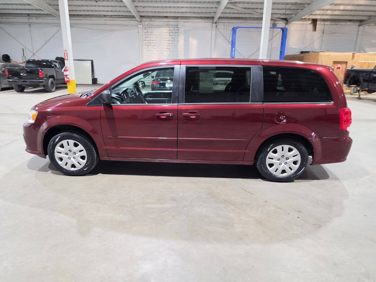 Used 2017 Dodge Grand Caravan SE w/ Power Window Group FWD image 5