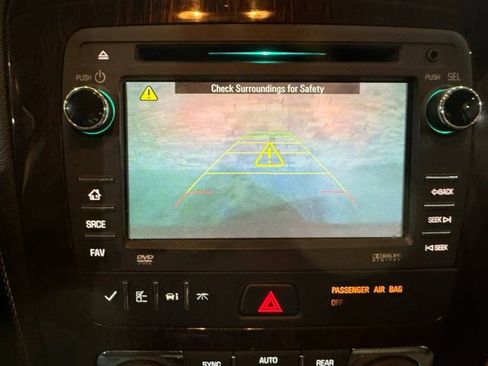 Used 2016 Chevrolet Traverse LT w/ Traveler's Package image 9