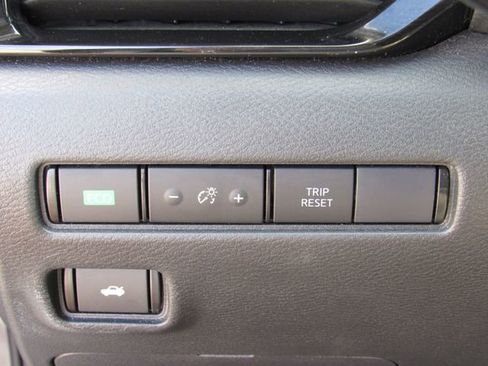 Used 2024 Nissan Sentra SV FWD image 25