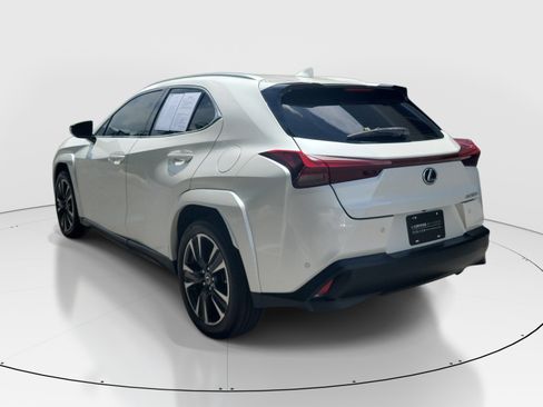 Used 2023 Lexus UX 250h FWD w/ Accessory Package (Z1) image 4