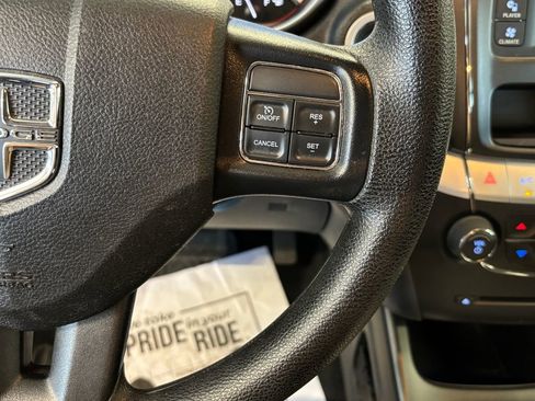 Used 2020 Dodge Journey SE FWD image 12