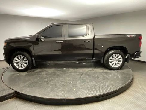 Used 2019 Chevrolet Silverado 1500 Custom w/ Custom Value Package image 4